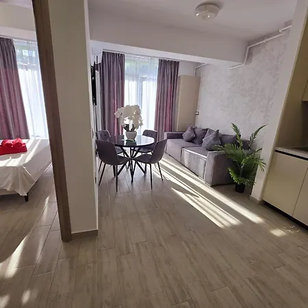 Luxury Family Double Alezzi - Pool & דירה